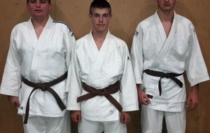 Faustin à droite avec ses camarades du JCTT à Estrablin